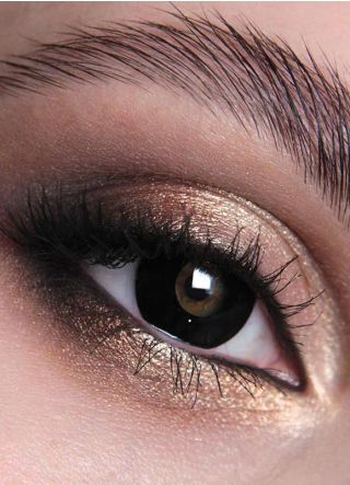Black Contact Lenses – One Week Wear
